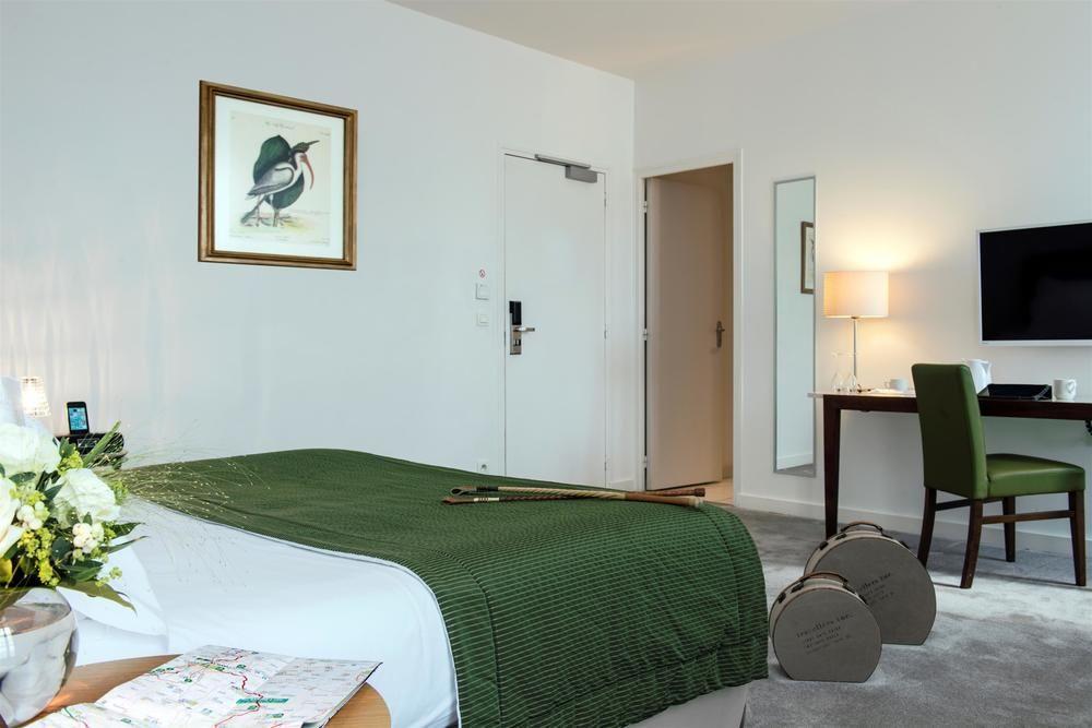 Country Club Hotel Yvré-lʼÉvêque Eksteriør billede