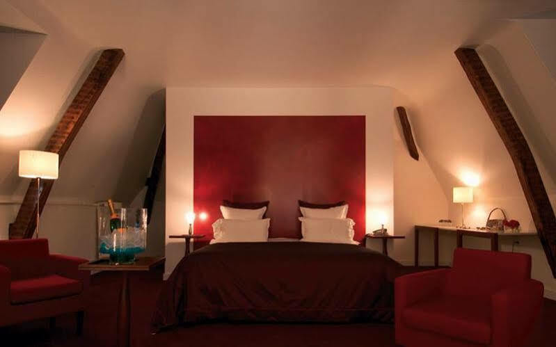 Country Club Hotel Yvré-lʼÉvêque Eksteriør billede